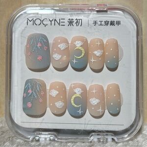Beautiful Artificial Press-on Nails